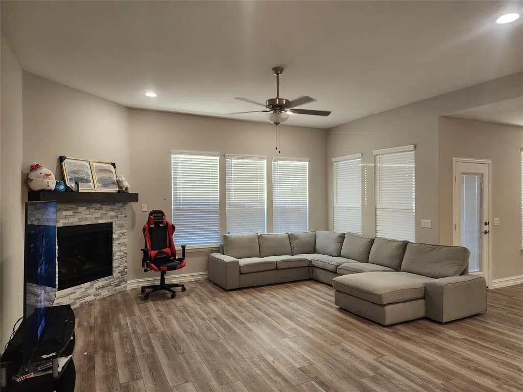 3951 Forged Way Mckinney TX 75071