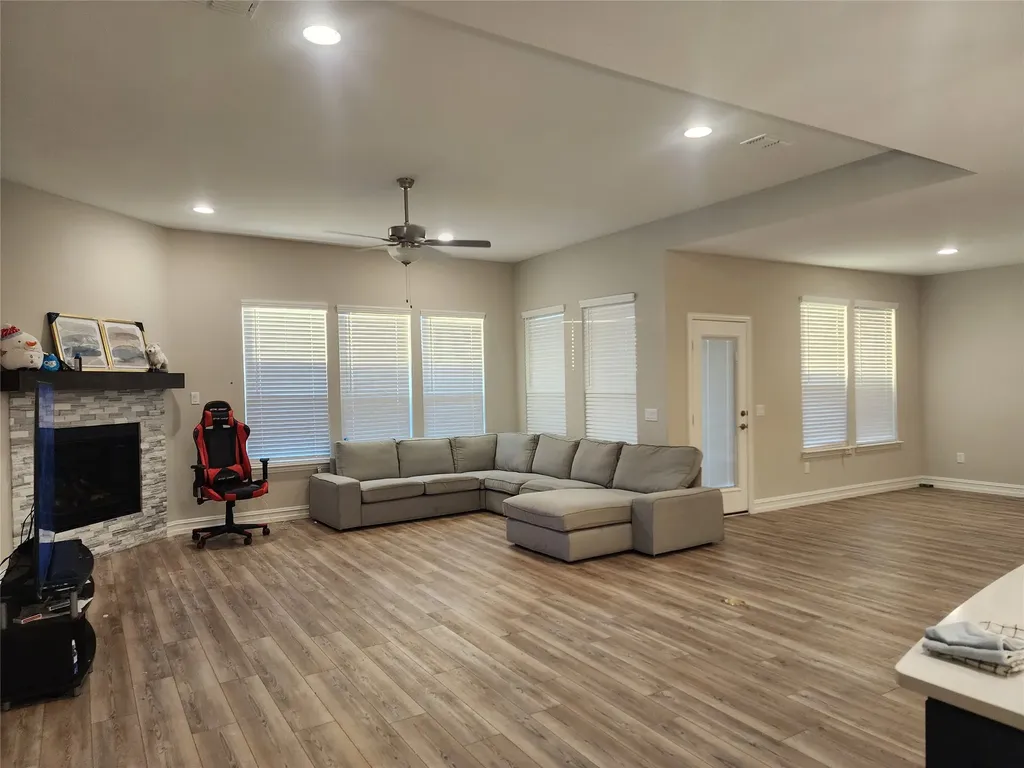 3951 Forged Way Mckinney TX 75071