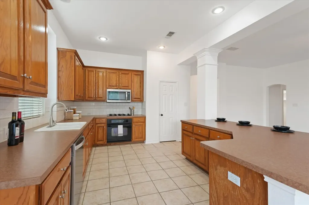 2308 Laura Elizabeth Trail Mansfield TX 76063