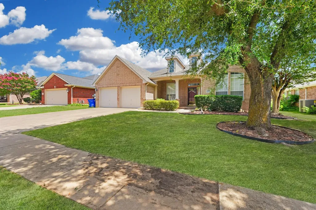 2308 Laura Elizabeth Trail Mansfield TX 76063