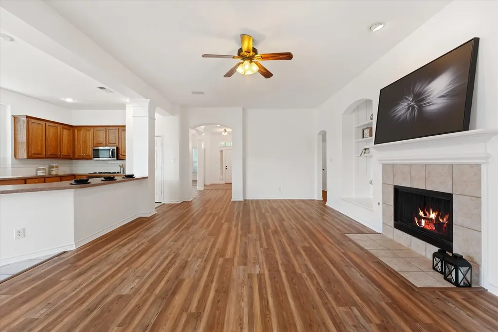 2308 Laura Elizabeth Trail Mansfield TX 76063