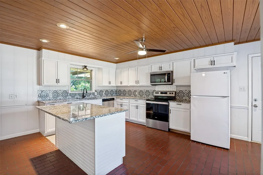 5405 Kayway Drive Greenville TX 75402