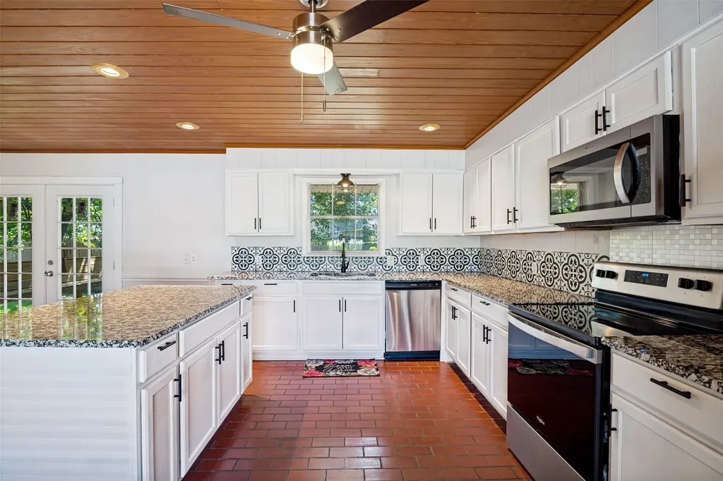 5405 Kayway Drive Greenville TX 75402