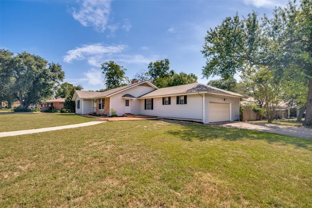 5405 Kayway Drive Greenville TX 75402