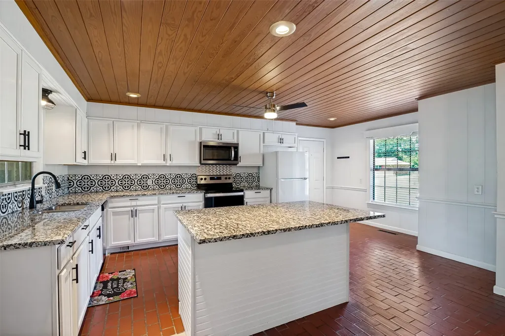 5405 Kayway Drive Greenville TX 75402