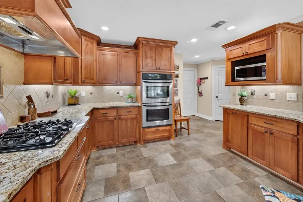 7500 Charlya Drive Athens TX 75752