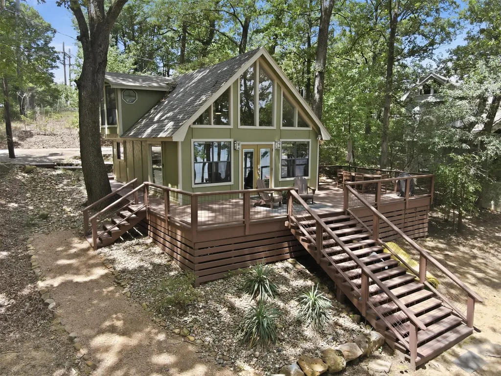 104 E Barker Creek Drive Scroggins TX 75480