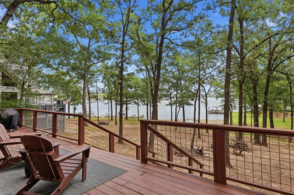 104 E Barker Creek Drive Scroggins TX 75480