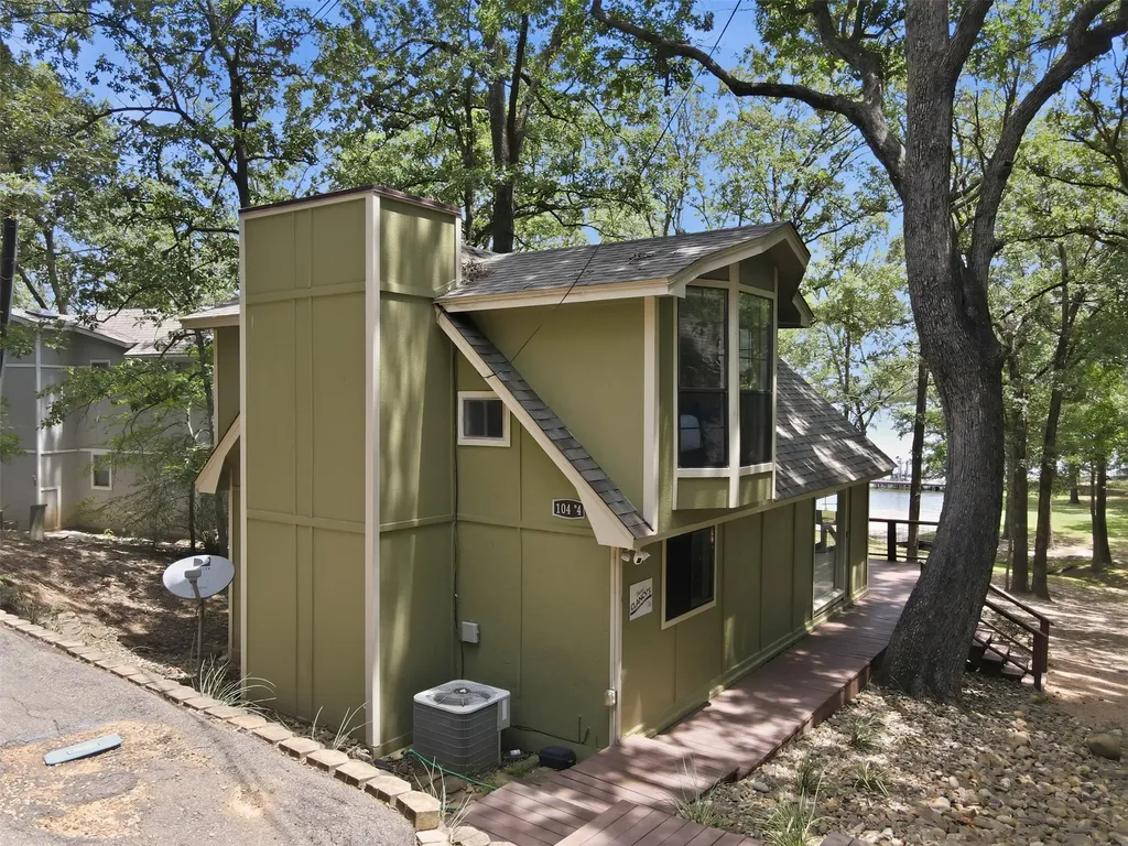 104 E Barker Creek Drive Scroggins TX 75480