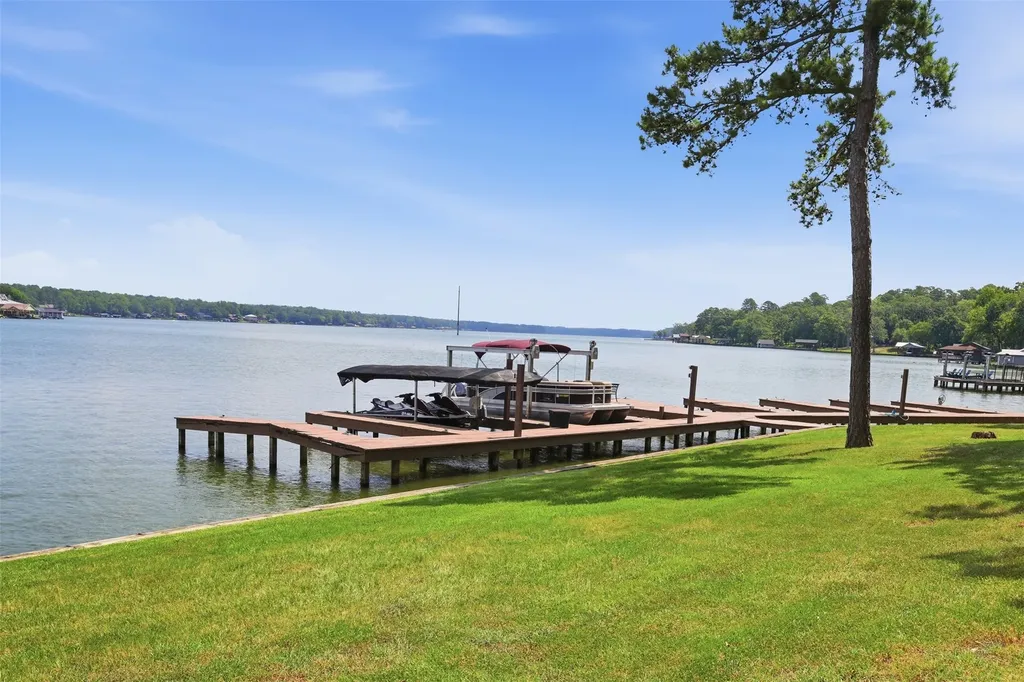 104 E Barker Creek Drive Scroggins TX 75480