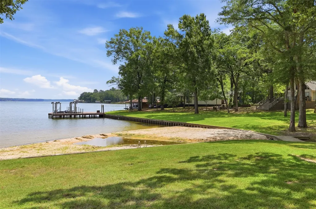 104 E Barker Creek Drive Scroggins TX 75480