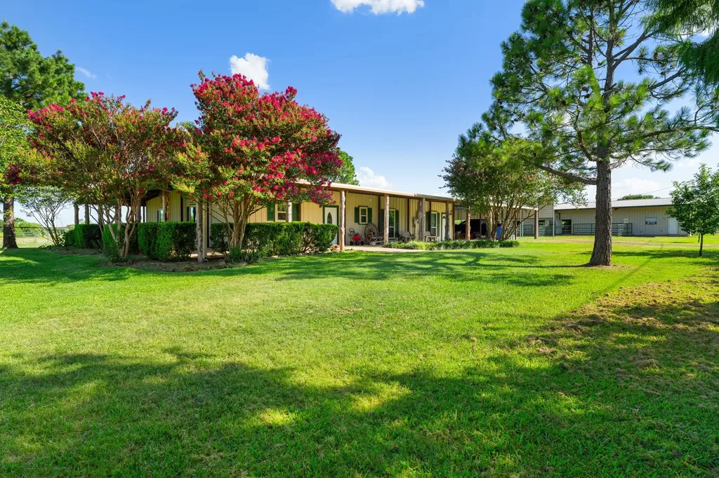 14054 County Road 352 Terrell TX 75161