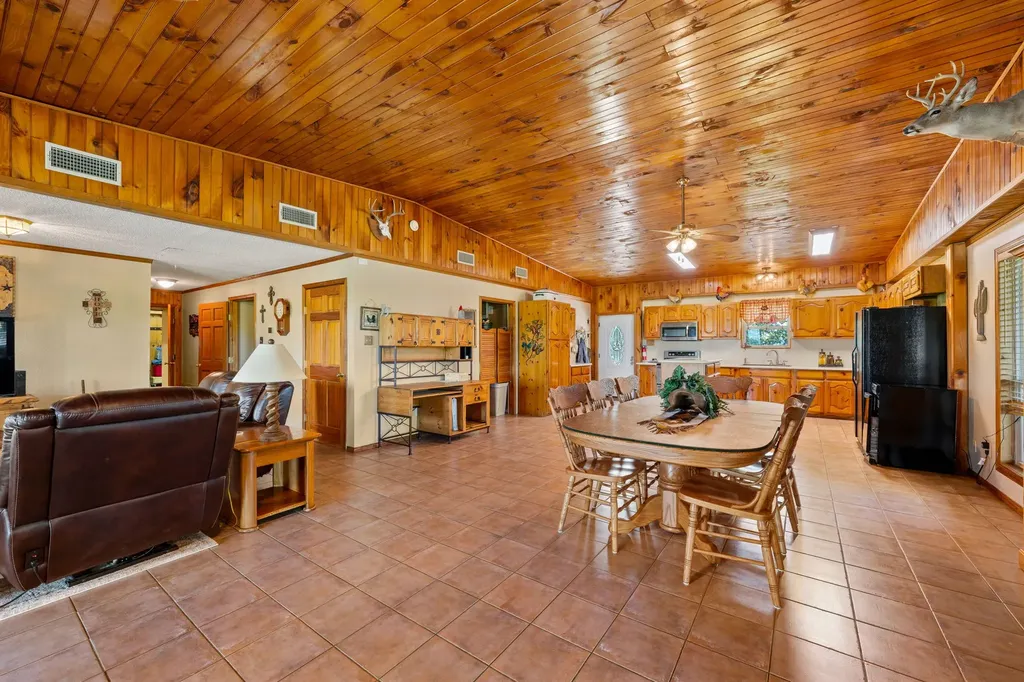 14054 County Road 352 Terrell TX 75161