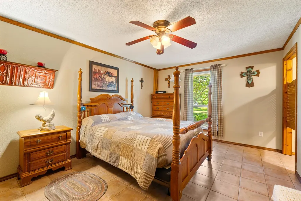 14054 County Road 352 Terrell TX 75161