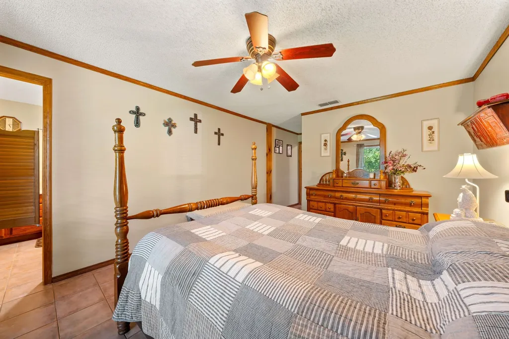 14054 County Road 352 Terrell TX 75161