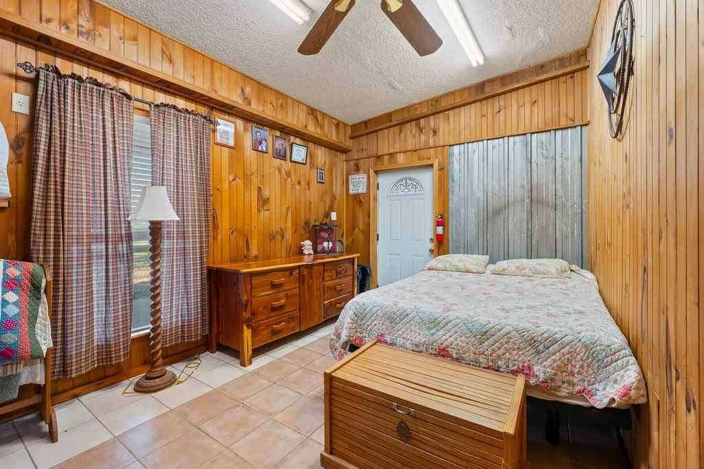 14054 County Road 352 Terrell TX 75161