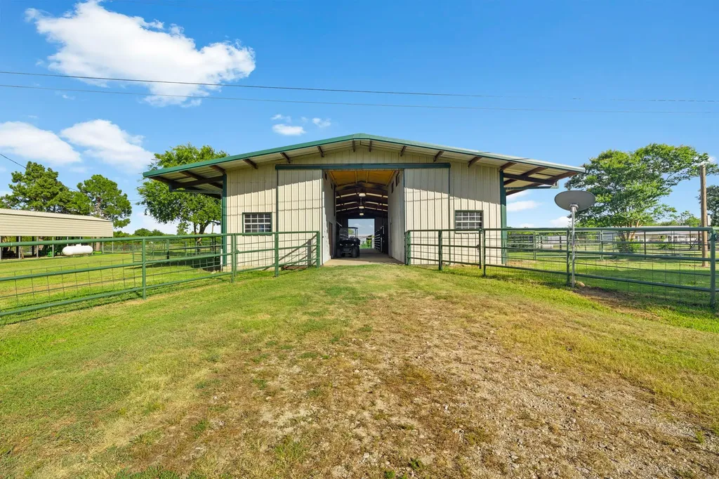14054 County Road 352 Terrell TX 75161