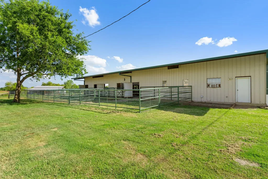 14054 County Road 352 Terrell TX 75161