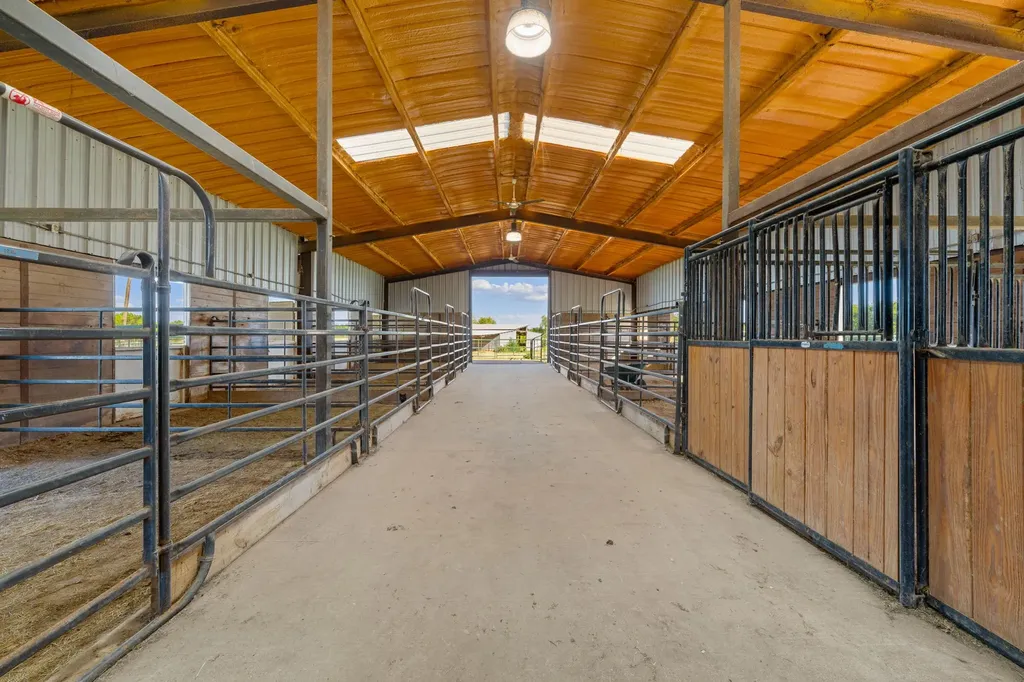 14054 County Road 352 Terrell TX 75161