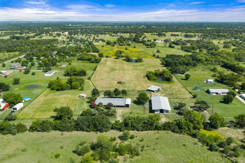 14054 County Road 352 Terrell TX 75161