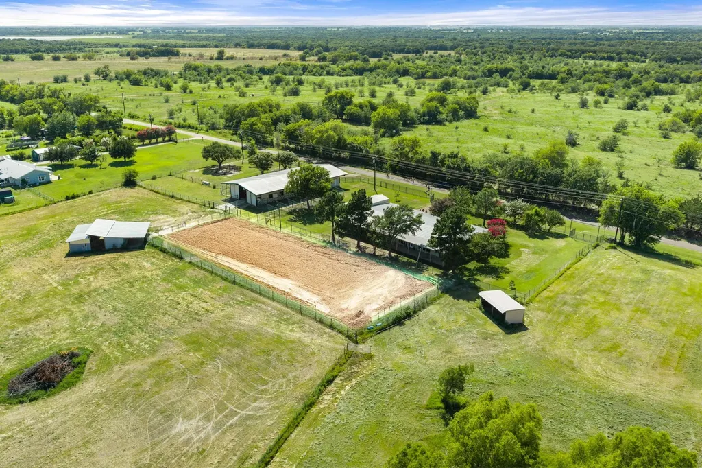 14054 County Road 352 Terrell TX 75161