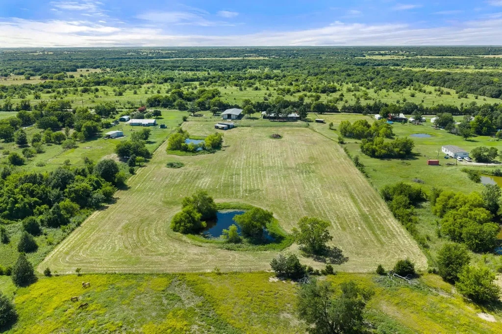 14054 County Road 352 Terrell TX 75161