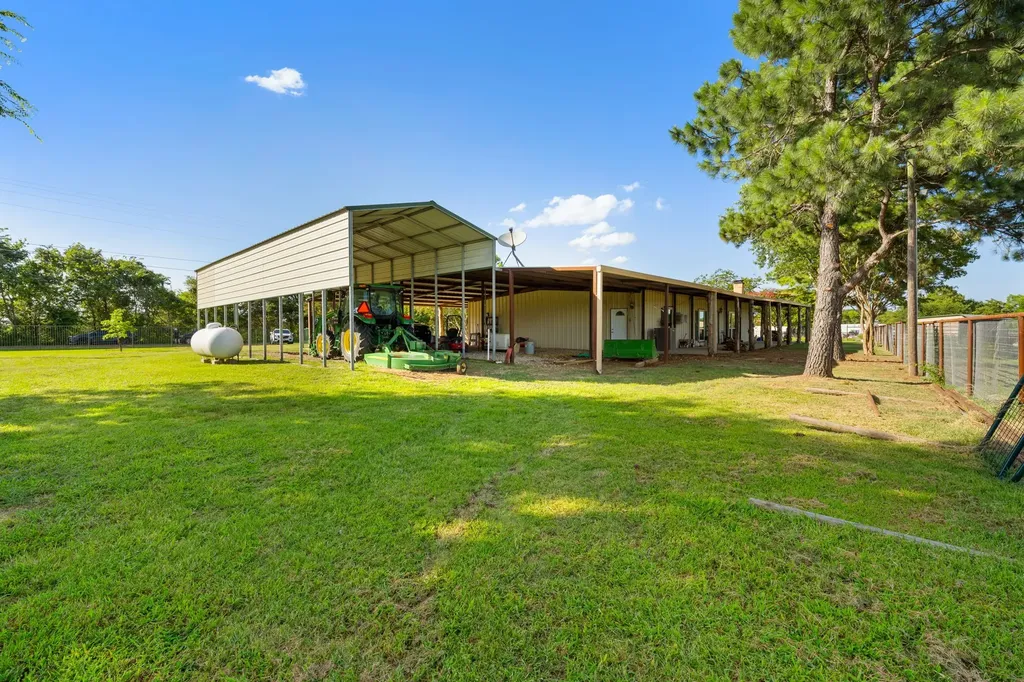 14054 County Road 352 Terrell TX 75161