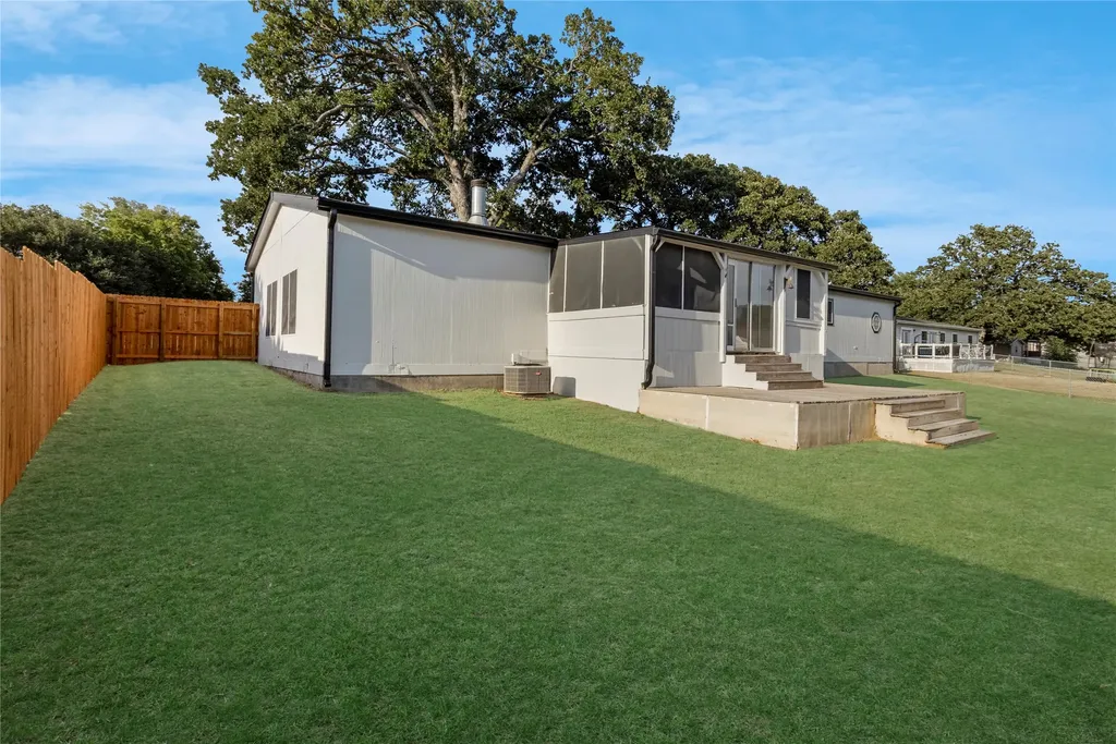 10595 Northlake Circle Kemp TX 75143
