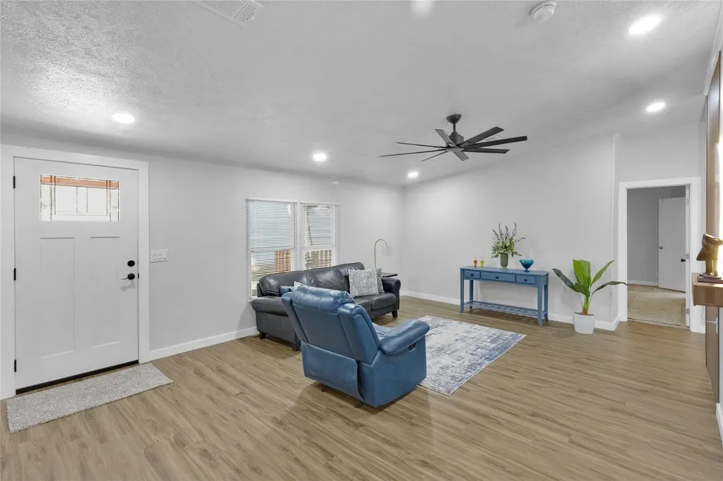 10595 Northlake Circle Kemp TX 75143