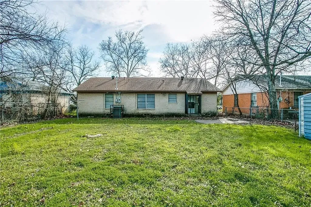 1255 E Pentagon Parkway Dallas TX 75216