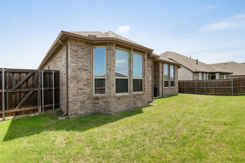 1545 Sugarberry Drive Forney TX 75126