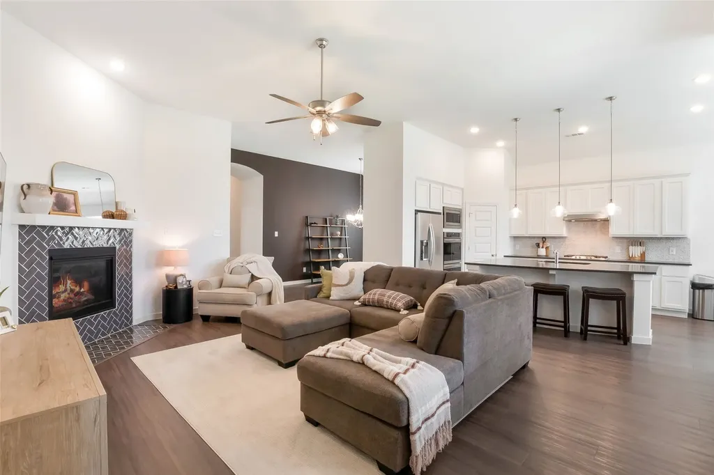 1545 Sugarberry Drive Forney TX 75126