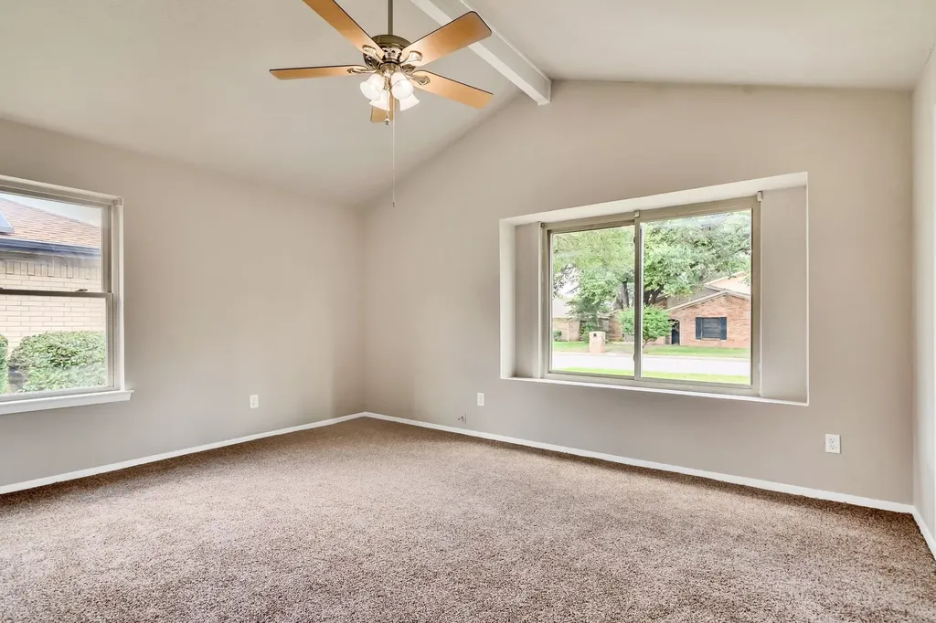 5501 Wood View Street North Richland Hills TX 76180