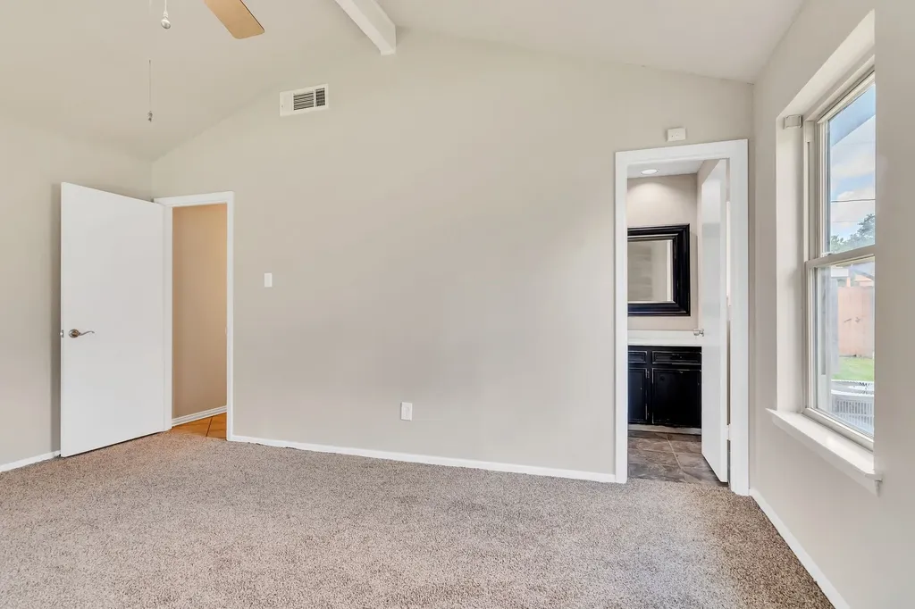 5501 Wood View Street North Richland Hills TX 76180