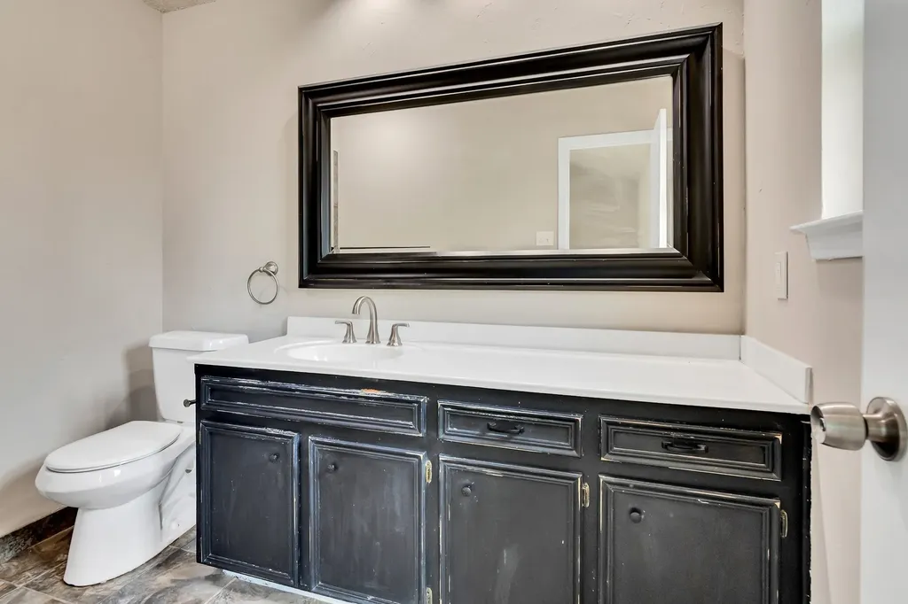 5501 Wood View Street North Richland Hills TX 76180