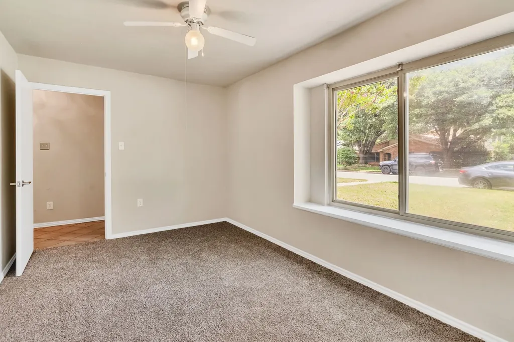 5501 Wood View Street North Richland Hills TX 76180