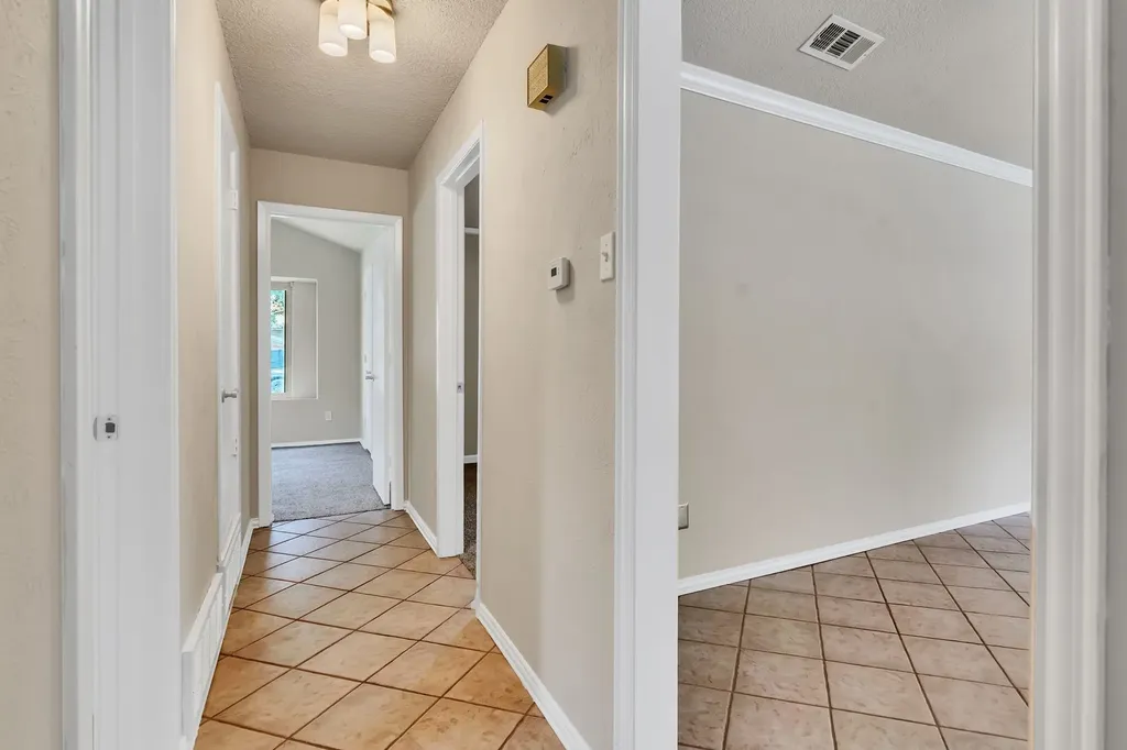 5501 Wood View Street North Richland Hills TX 76180