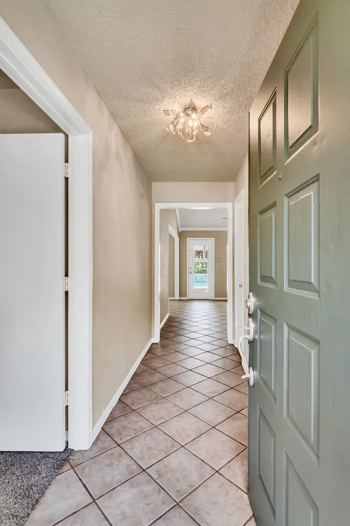 5501 Wood View Street North Richland Hills TX 76180