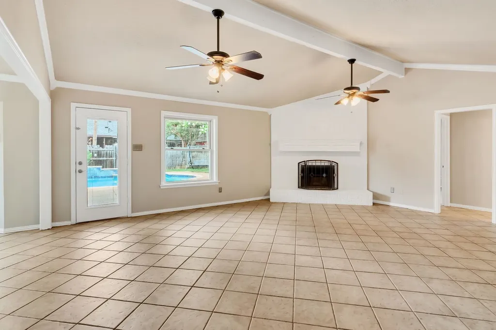 5501 Wood View Street North Richland Hills TX 76180
