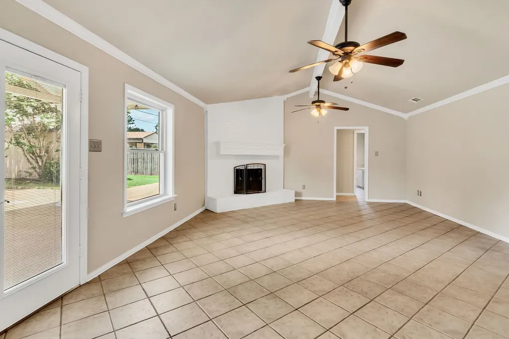 5501 Wood View Street North Richland Hills TX 76180