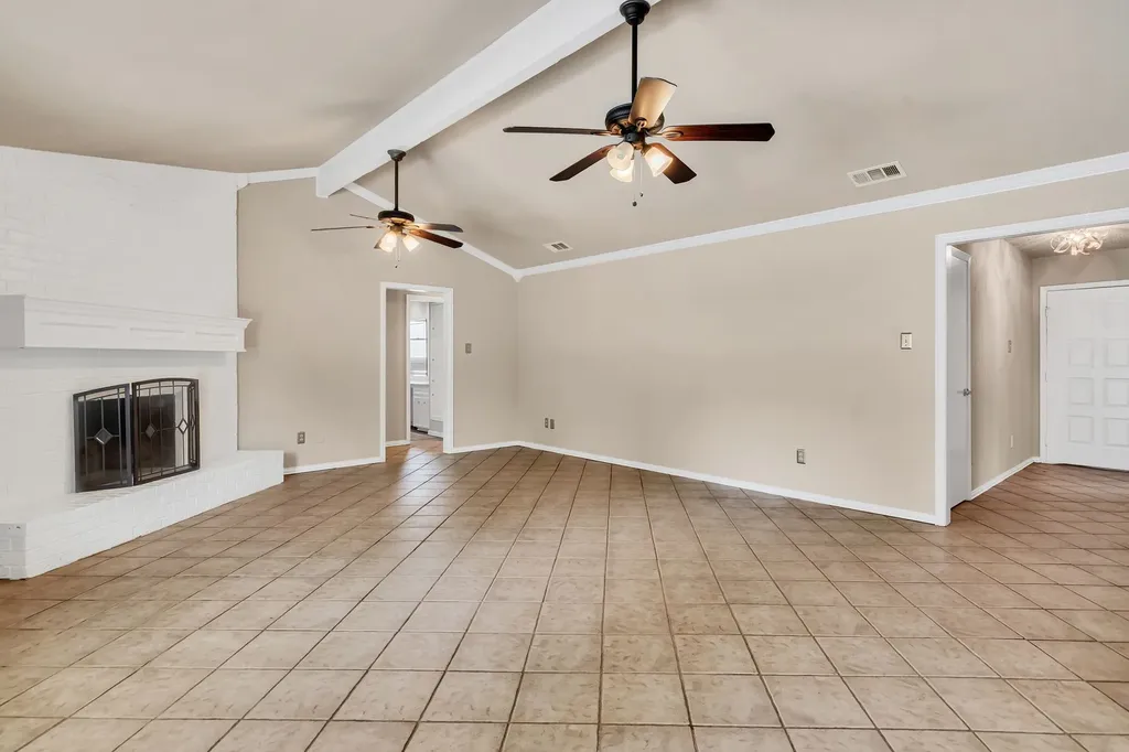5501 Wood View Street North Richland Hills TX 76180