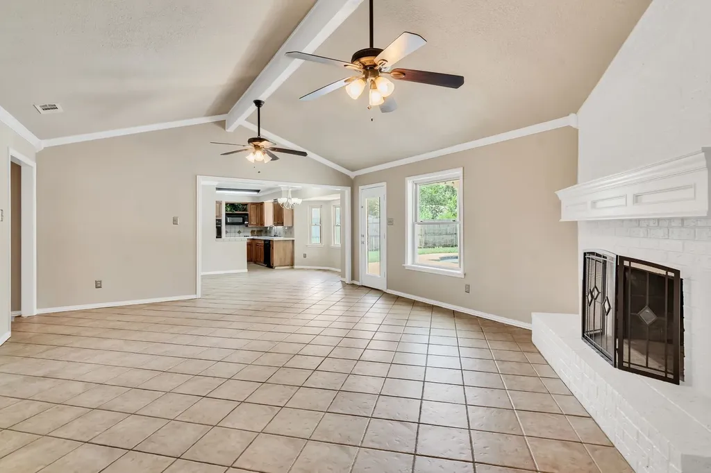 5501 Wood View Street North Richland Hills TX 76180