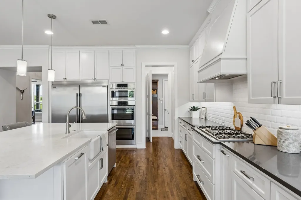 9111 Lanshire Drive Dallas TX 75238