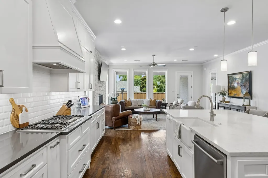 9111 Lanshire Drive Dallas TX 75238