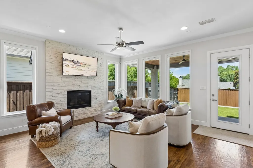 9111 Lanshire Drive Dallas TX 75238