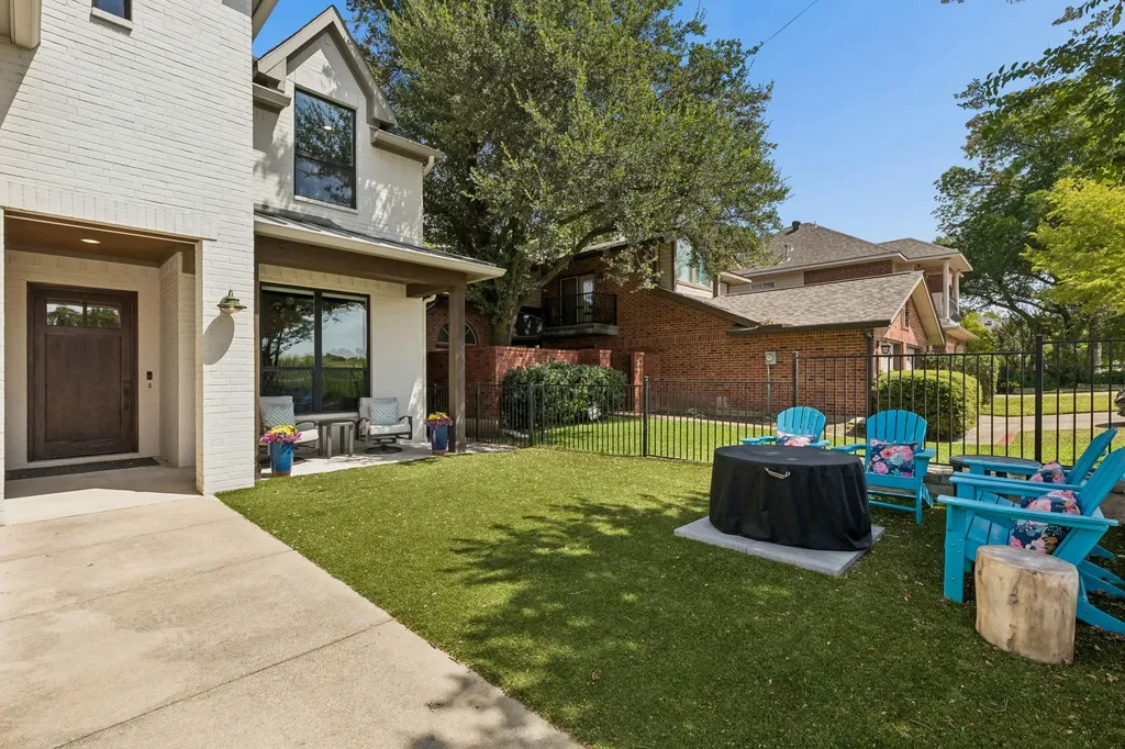 9111 Lanshire Drive Dallas TX 75238