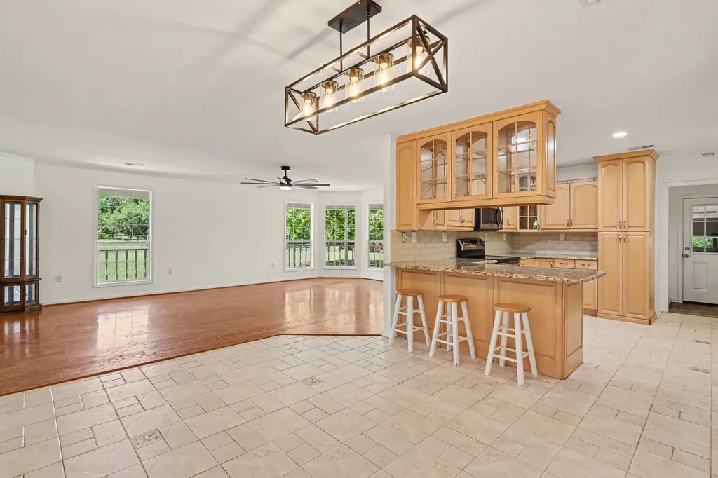 4225 Fm 2415 Coyote Flats TX 76009