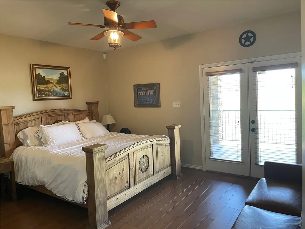 1103 Eagle Point Circle Graford TX 76449