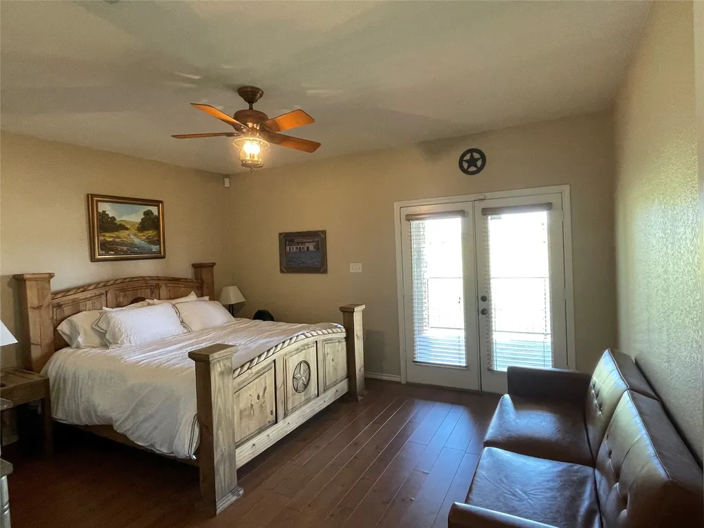 1103 Eagle Point Circle Graford TX 76449