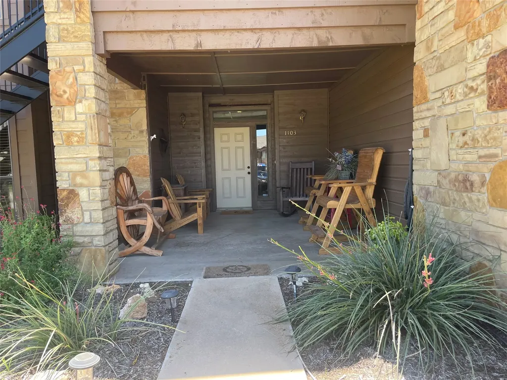 1103 Eagle Point Circle Graford TX 76449
